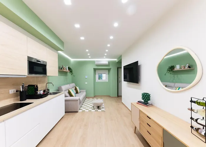 Rego - Boutique With Some Off-site In A Charming Historic District Close To Upper Town 4*