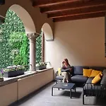 Apartamento Rego - Boutique With Some Off-site In A Charming Historic District Close To Upper Town