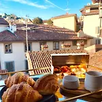 Apartamento Rego - Boutique With Some Off-site In A Charming Historic District Close To Upper Town Bérgamo