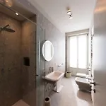 Rego - Boutique With Some Off-site In A Charming Historic District Close To Upper Town Apartamento Bérgamo
