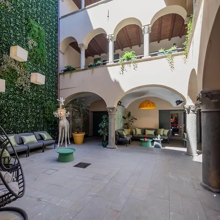 Rego San Tomaso - Boutique With Some Off-site In A Charming Historic District Close To Upper Town