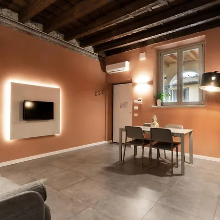 Rego San Tomaso - Boutique With Some Off-site In A Charming Historic District Close To Upper Town Apartamento 4*