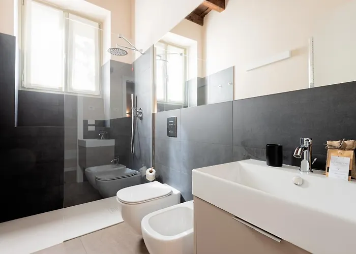 Rego - Boutique With Some Off-site In A Charming Historic District Close To Upper Town 4* Бергамо