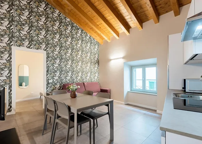 Rego - Boutique With Some Off-site In A Charming Historic District Close To Upper Town ברגמו