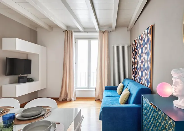 Rego - Boutique With Some Off-site In A Charming Historic District Close To Upper Town 4* Bergamo