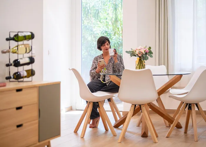 Апартаменти Rego - Boutique With Some Off-site In A Charming Historic District Close To Upper Town