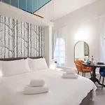Rego - Boutique With Some Off-site In A Charming Historic District Close To Upper Town 아파트