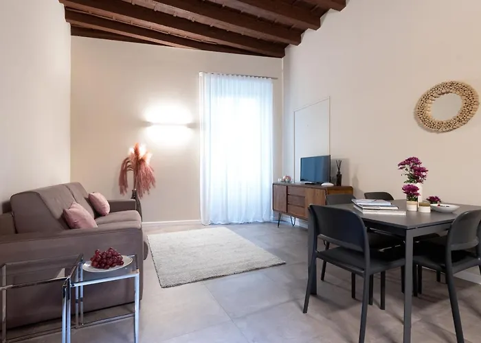 Rego - Boutique With Some Off-site In A Charming Historic District Close To Upper Town Apartment Bergamo
