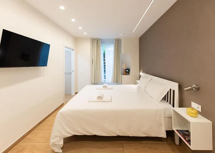 Rego - Boutique With Some Off-site In A Charming Historic District Close To Upper Town 4* Bergamo